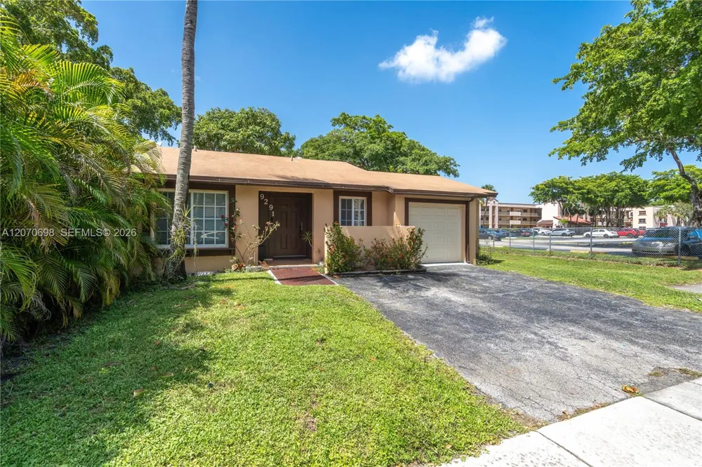 9291 E Elm Ln Miramar, FL 33025