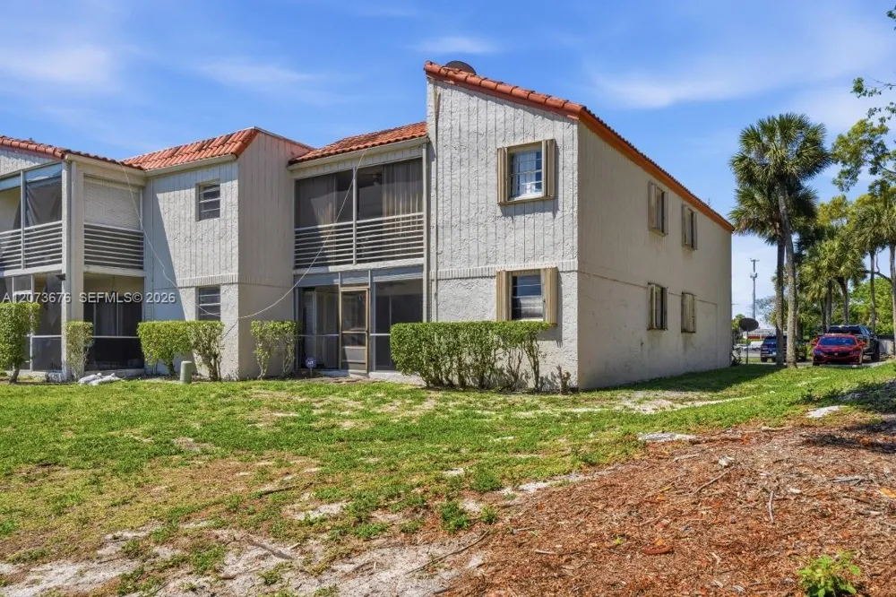 7460 Woodmont Ter #101 Tamarac, FL 33321