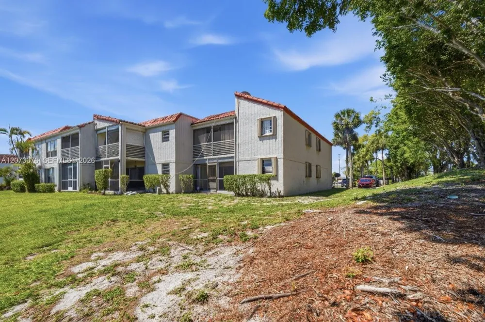 7460 Woodmont Ter #101 Tamarac, FL 33321