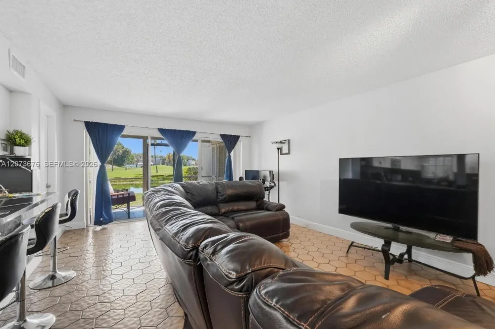 7460 Woodmont Ter #101 Tamarac, FL 33321