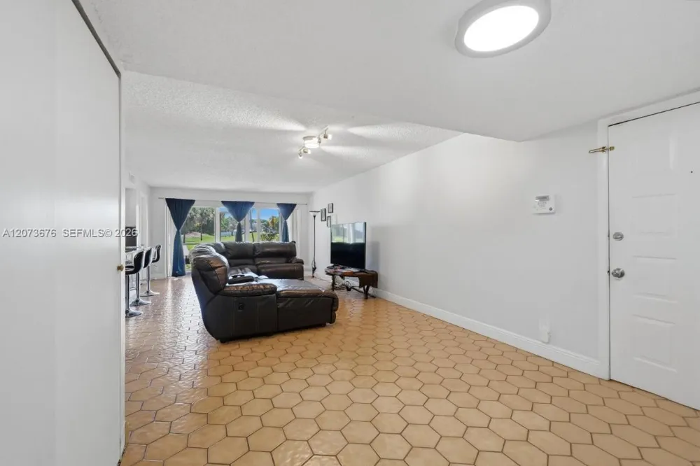 7460 Woodmont Ter #101 Tamarac, FL 33321