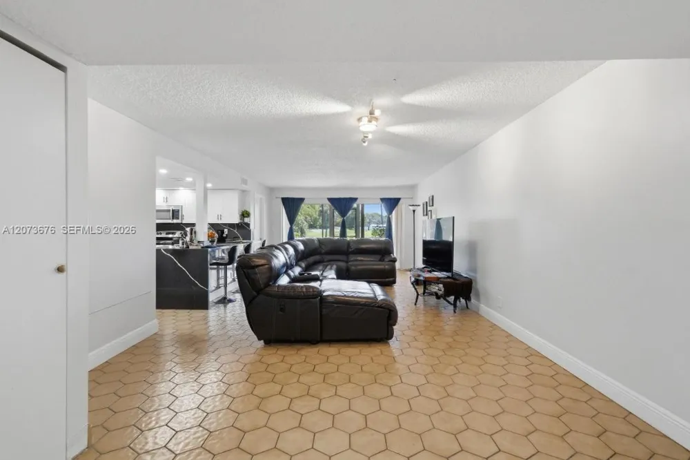 7460 Woodmont Ter #101 Tamarac, FL 33321