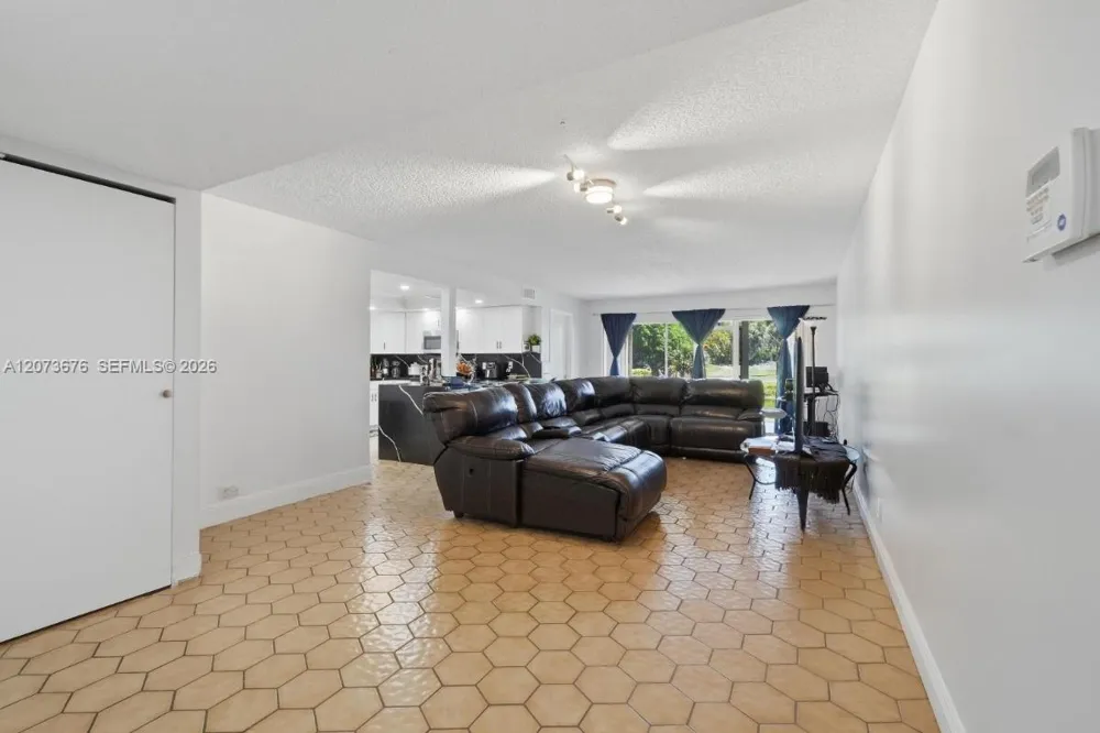 7460 Woodmont Ter #101 Tamarac, FL 33321