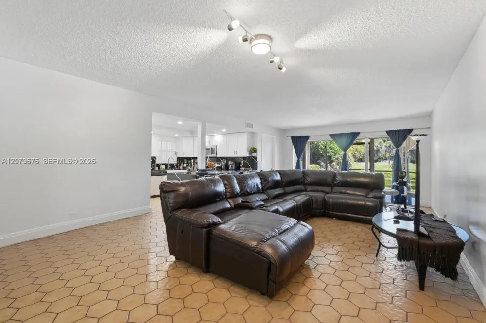 7460 Woodmont Ter #101 Tamarac, FL 33321