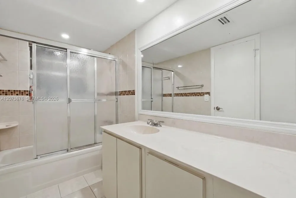 7460 Woodmont Ter #101 Tamarac, FL 33321