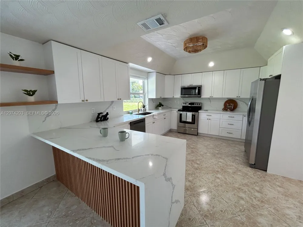 6611 SW 99th Ave Miami, FL 33173
