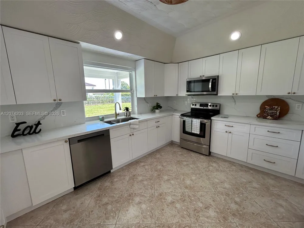 6611 SW 99th Ave Miami, FL 33173