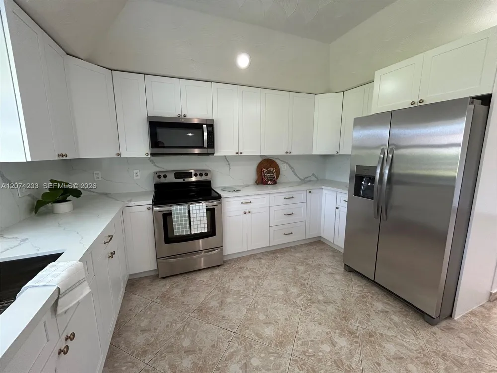 6611 SW 99th Ave Miami, FL 33173