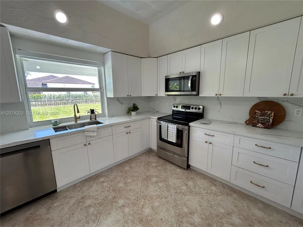 6611 SW 99th Ave Miami, FL 33173
