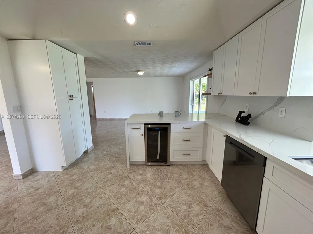 6611 SW 99th Ave Miami, FL 33173
