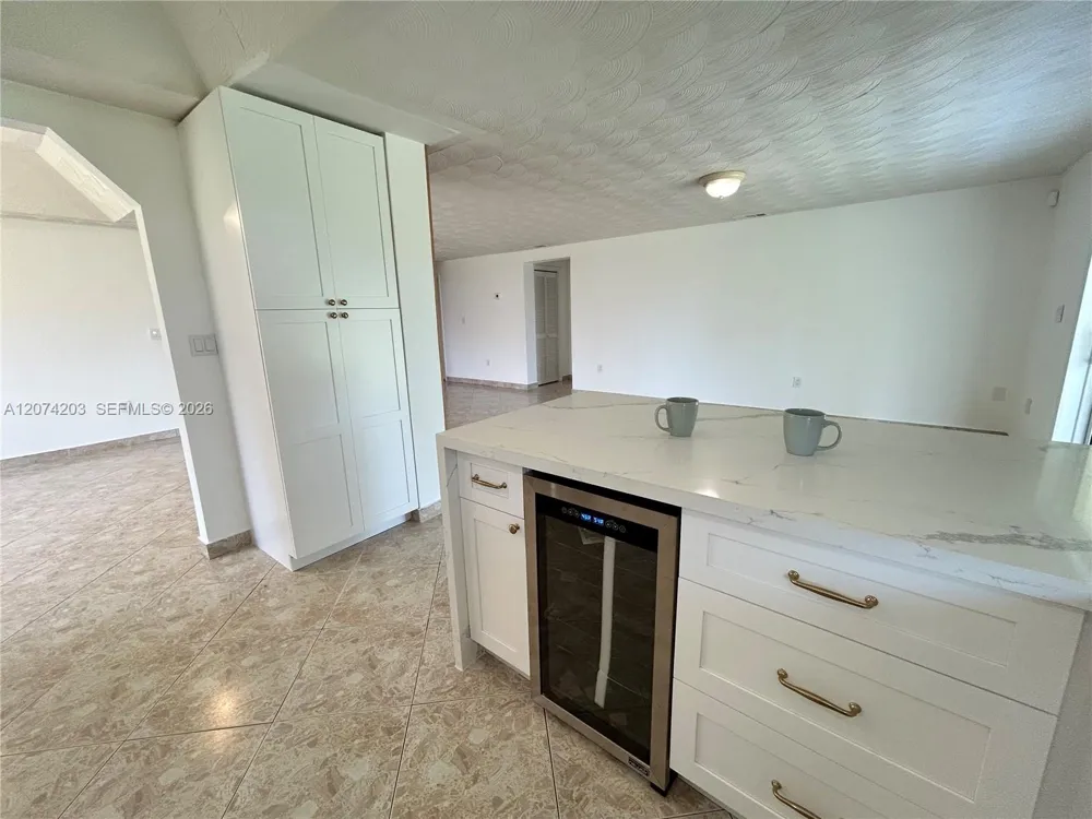 6611 SW 99th Ave Miami, FL 33173