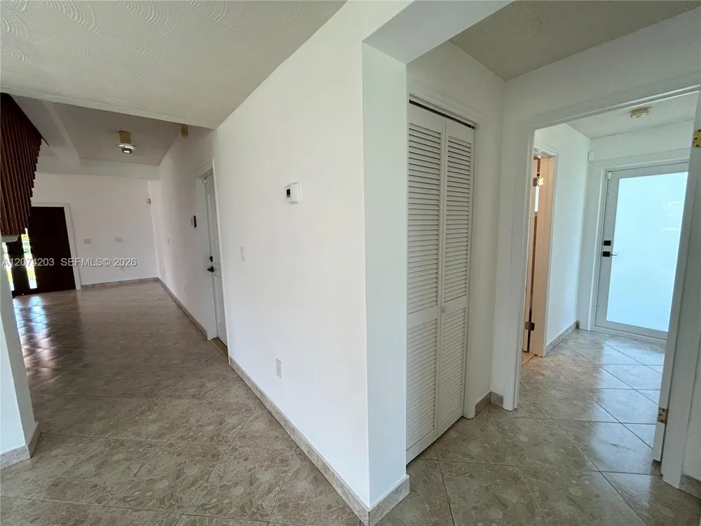 6611 SW 99th Ave Miami, FL 33173