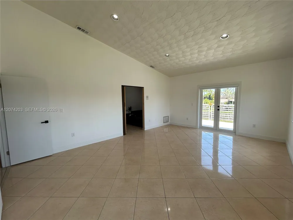 6611 SW 99th Ave Miami, FL 33173