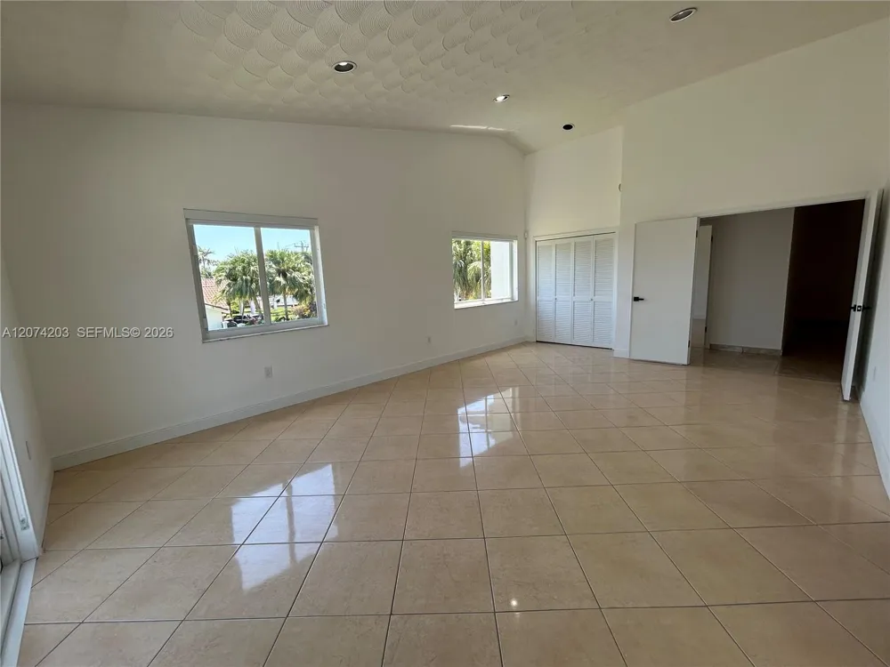 6611 SW 99th Ave Miami, FL 33173