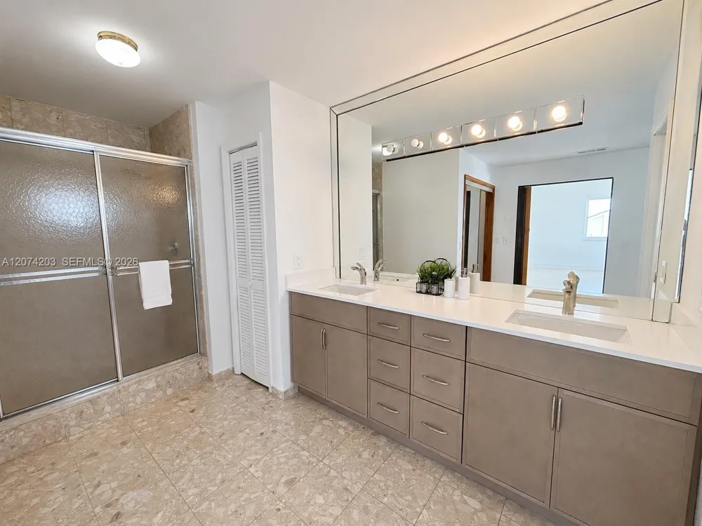 6611 SW 99th Ave Miami, FL 33173