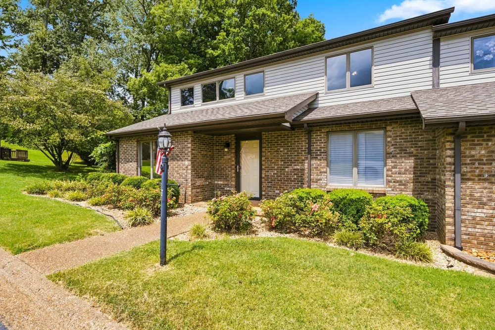 427 Country Club Ct Clarksville, TN 37043