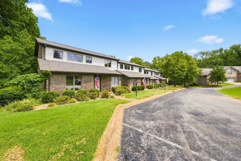 427 Country Club Ct Clarksville, TN 37043