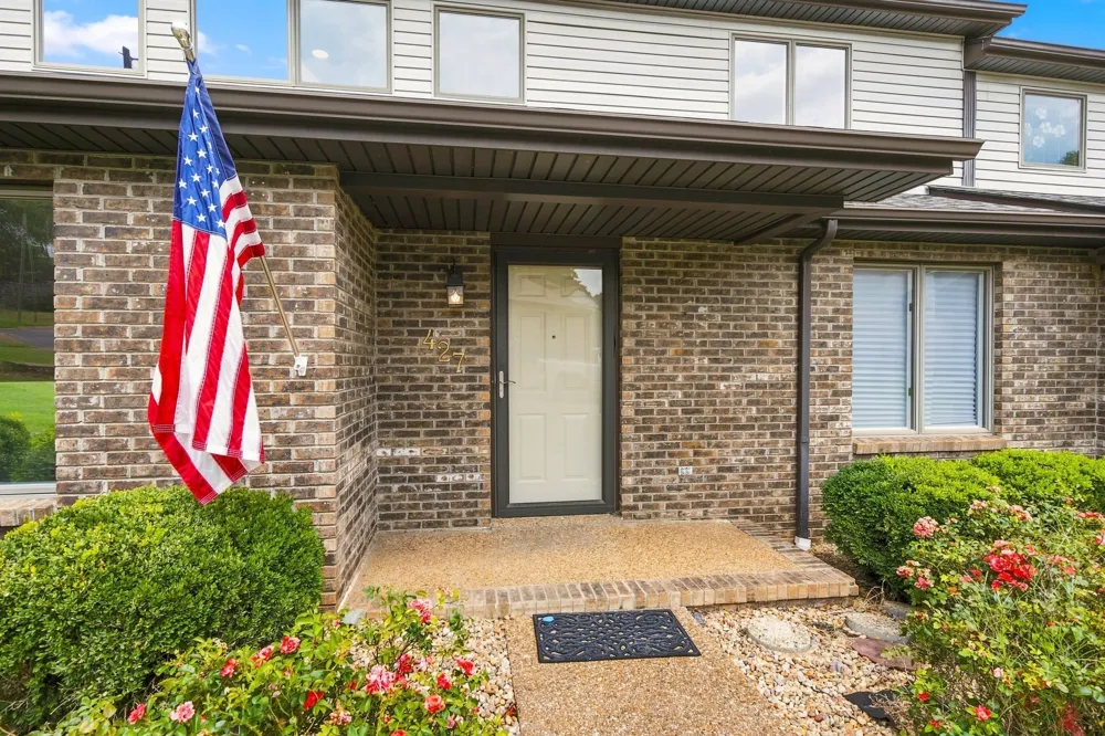 427 Country Club Ct Clarksville, TN 37043