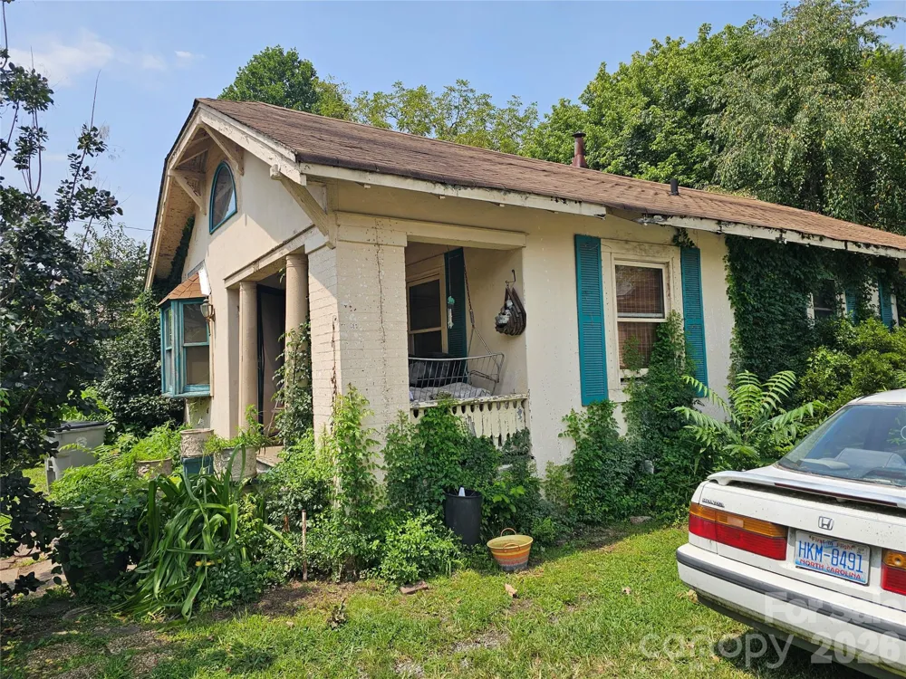 504 NW Hospital Avenue Lenoir, NC 28645