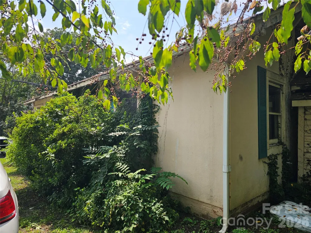 504 NW Hospital Avenue Lenoir, NC 28645