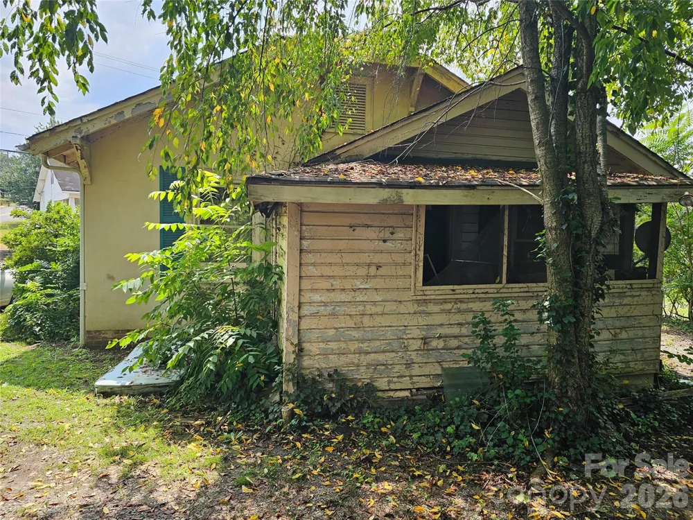 504 NW Hospital Avenue Lenoir, NC 28645