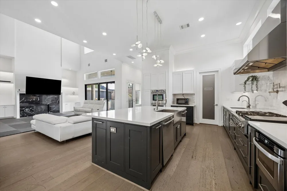 4951 Valkeith Drive Houston, TX 77096
