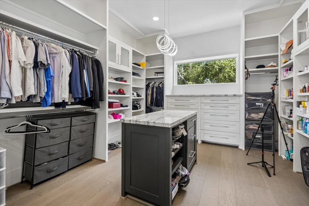 4951 Valkeith Drive Houston, TX 77096