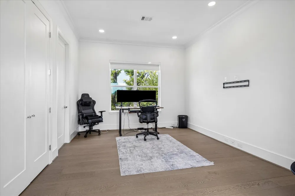 4951 Valkeith Drive Houston, TX 77096