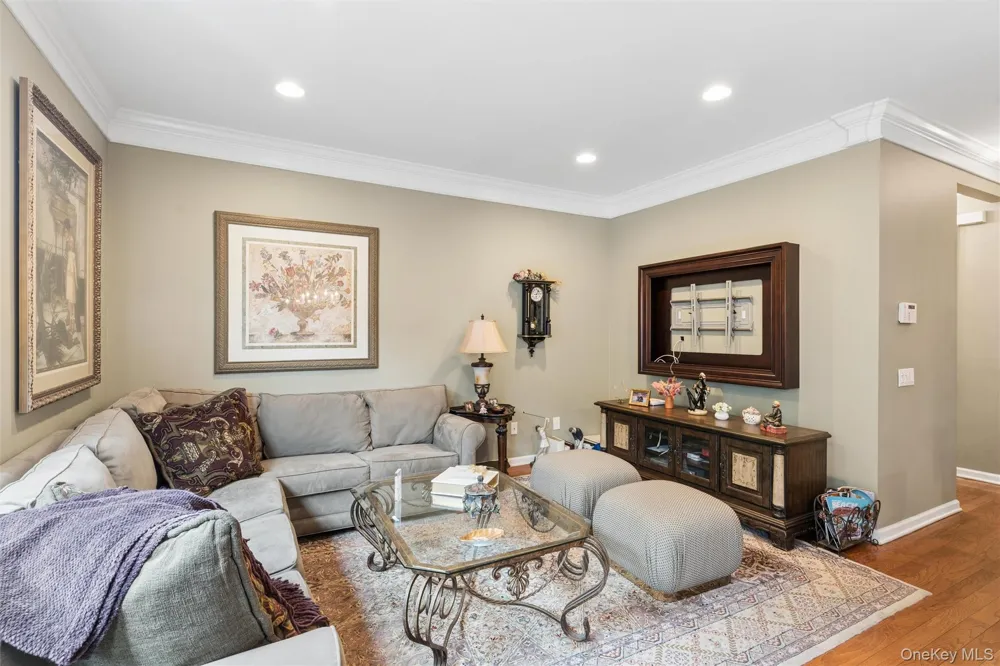 178 Southampton Drive Massapequa, NY 11758