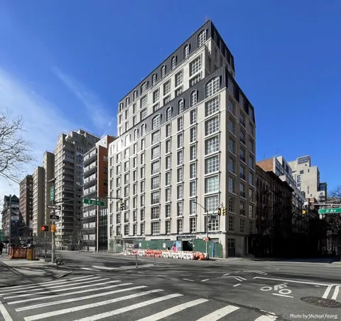 250 E 21st Street #9D
