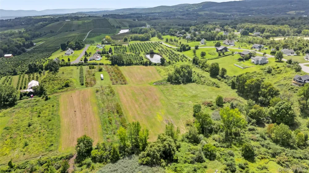 3 Bills Lane Marlboro, NY 12547