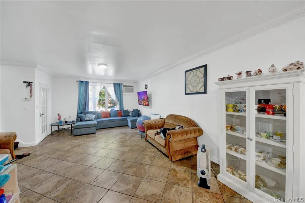308 W 234th Street Bronx, NY 10463