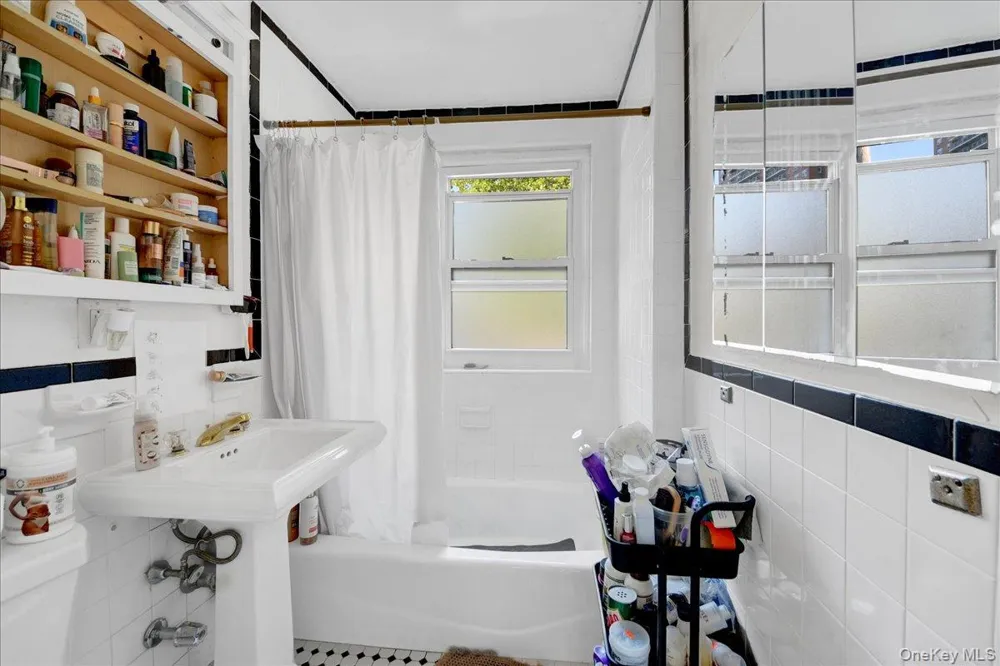 308 W 234th Street Bronx, NY 10463