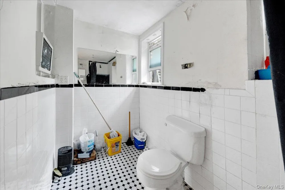 308 W 234th Street Bronx, NY 10463