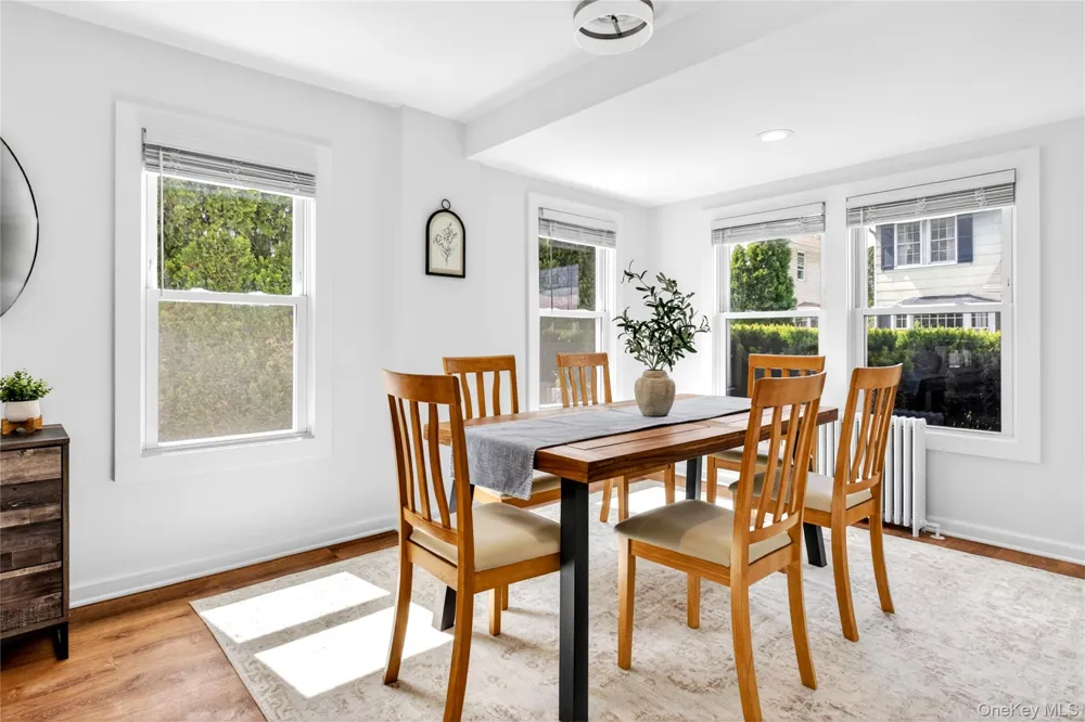 12 Smull Place Port Washington, NY 11050
