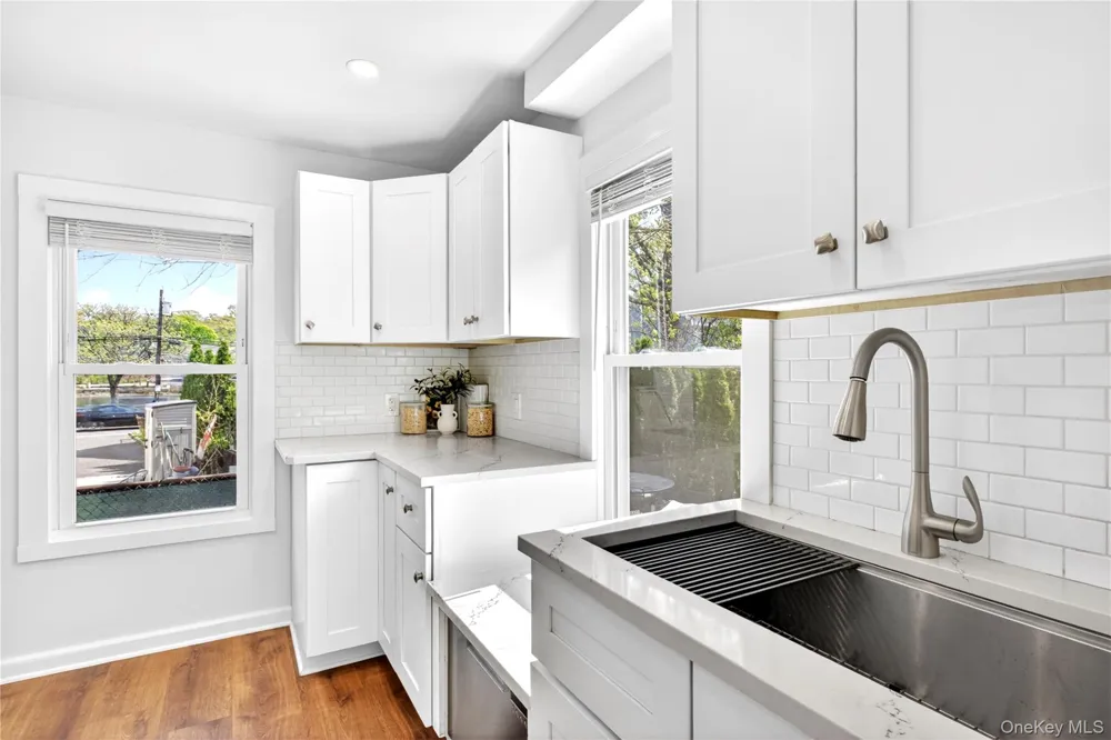 12 Smull Place Port Washington, NY 11050