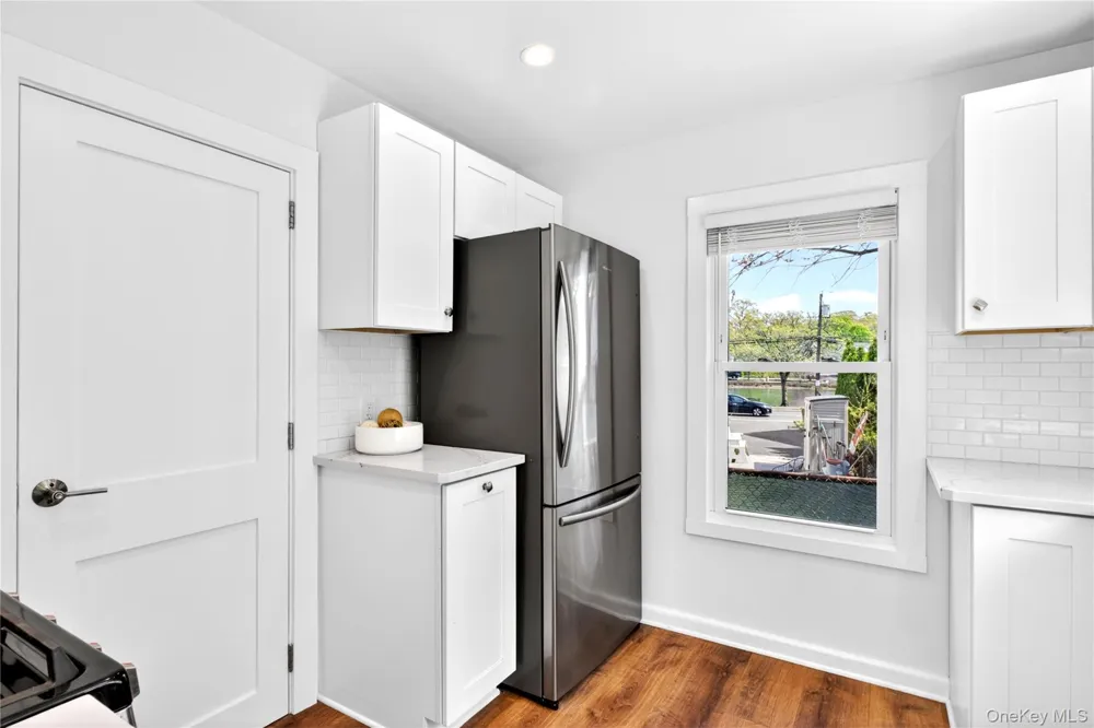 12 Smull Place Port Washington, NY 11050