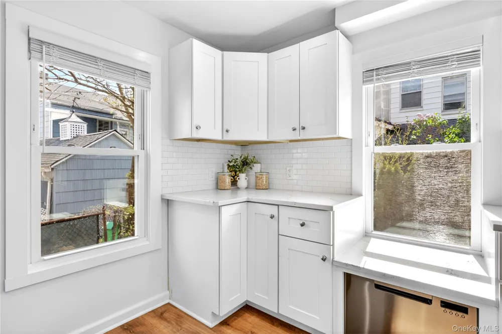 12 Smull Place Port Washington, NY 11050