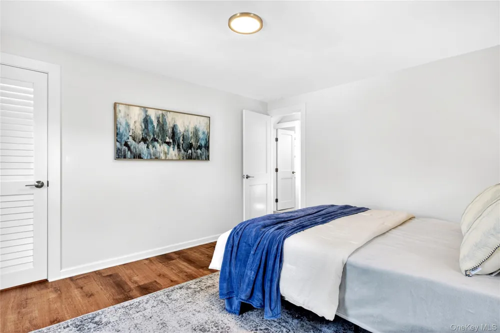 12 Smull Place Port Washington, NY 11050
