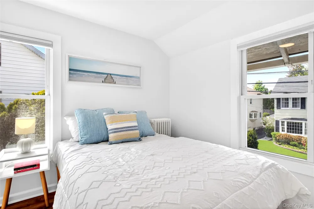 12 Smull Place Port Washington, NY 11050