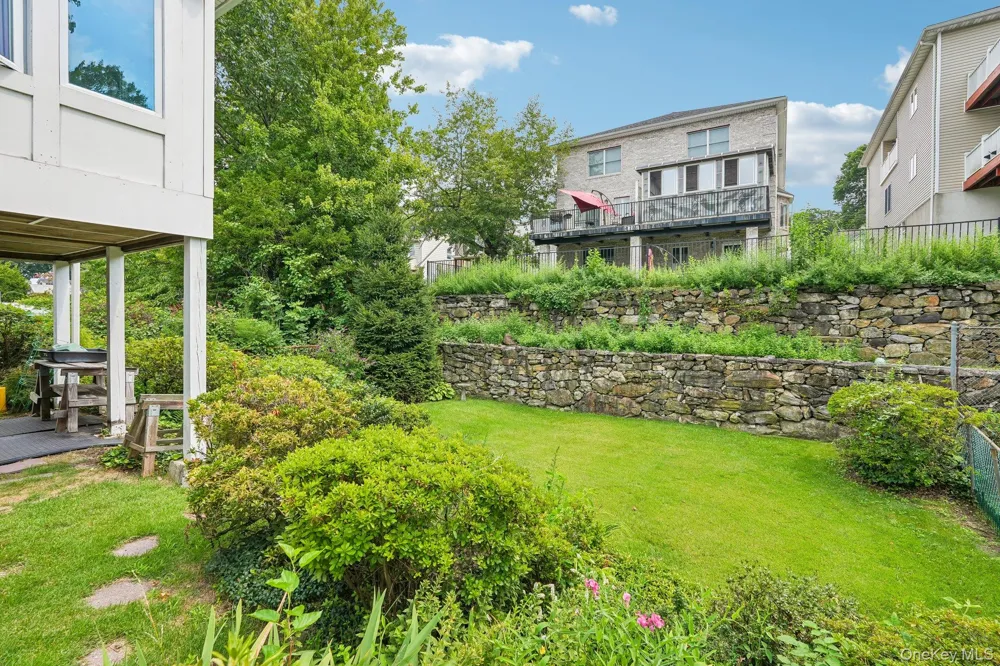 105 Hildreth Place Yonkers, NY 10704