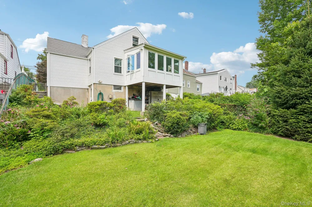 105 Hildreth Place Yonkers, NY 10704