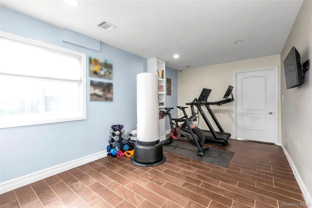 647 Jarvis Avenue Far Rockaway, NY 11691