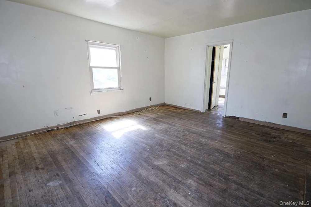 1051 victory Boulevard Staten Island, NY 10301