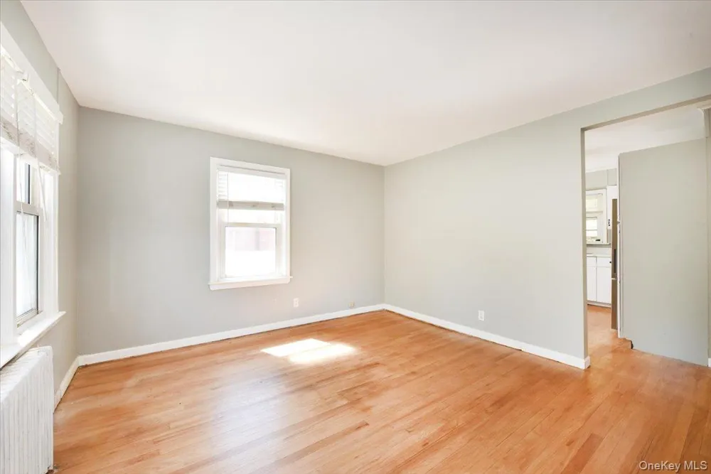 265 S Delaware Avenue Lindenhurst, NY 11757