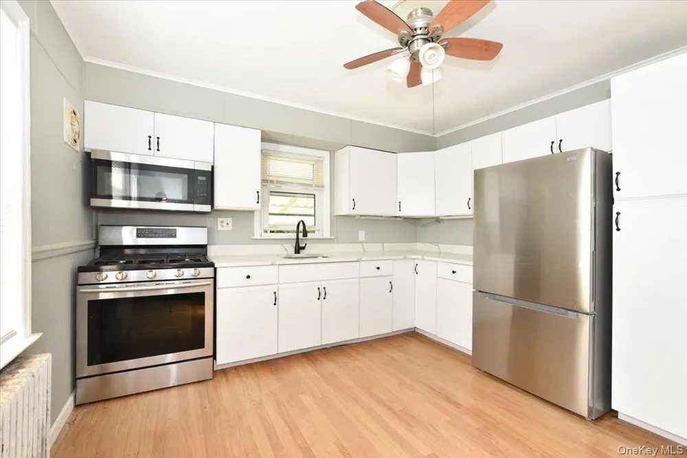 265 S Delaware Avenue Lindenhurst, NY 11757