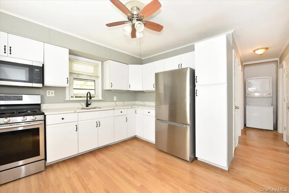 265 S Delaware Avenue Lindenhurst, NY 11757