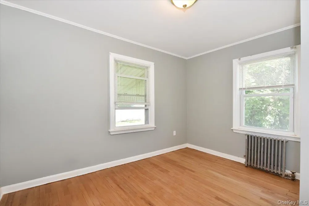 265 S Delaware Avenue Lindenhurst, NY 11757