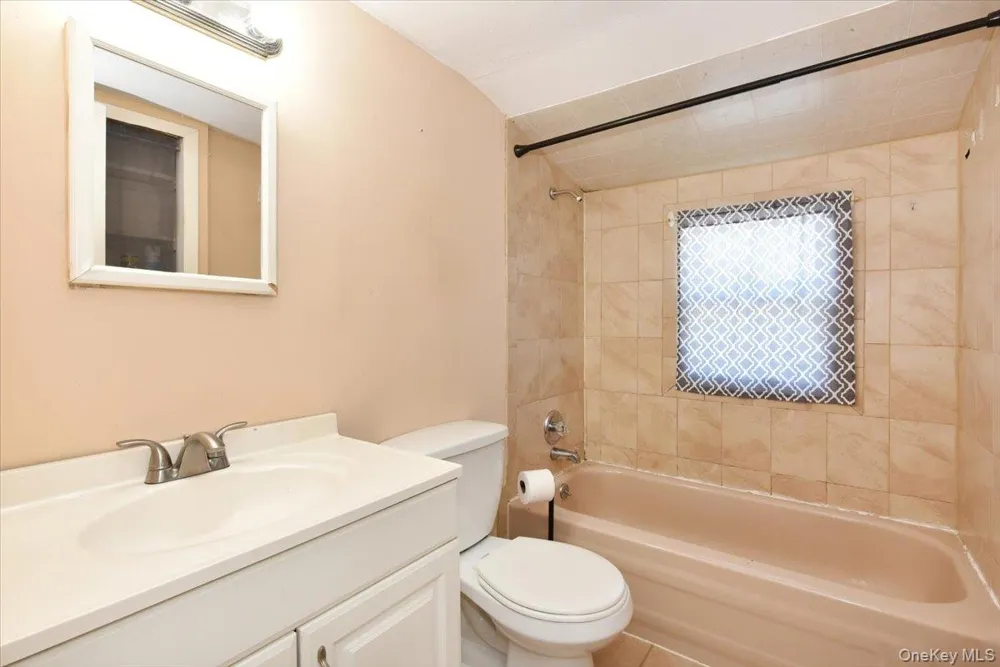 265 S Delaware Avenue Lindenhurst, NY 11757