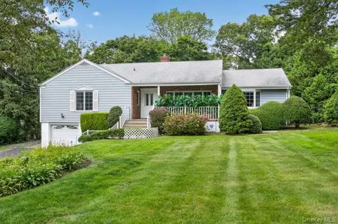 4 Woodleaf Court
